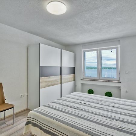Apartment Marina With Sea View Pula Buitenkant foto
